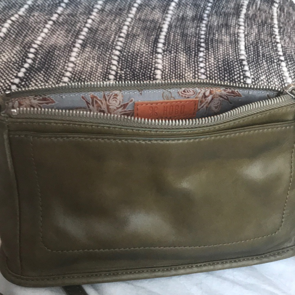 HOBO BAGS Cadence Crossbody
